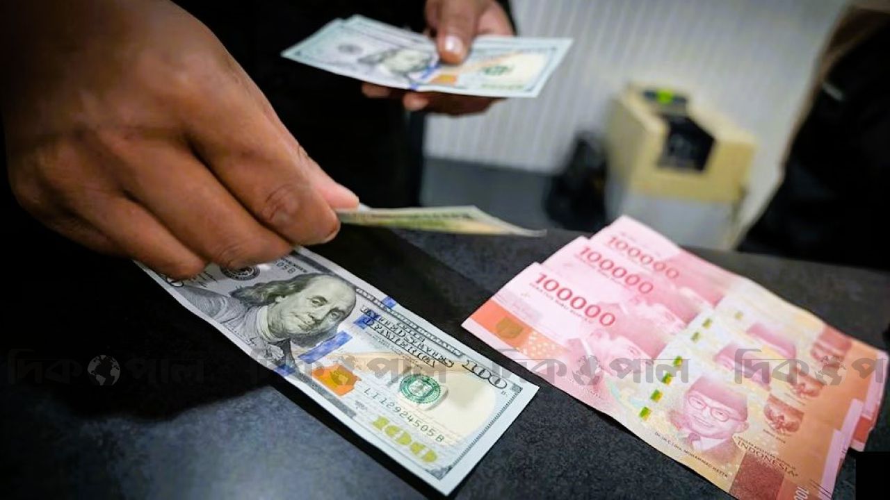 যুদ্ধের প্রভাবে এশিয়ার মুদ্রাবাজারে চাপ, রুপিয়াহ রেকর্ড সর্বনিম্নে