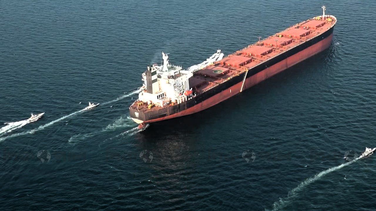 হরমুজ প্রণালীতে বড় চাল ইরানের: মিত্র দেশগুলোর জন্য 'টোল ফ্রি' যাতায়াত সুবিধা!