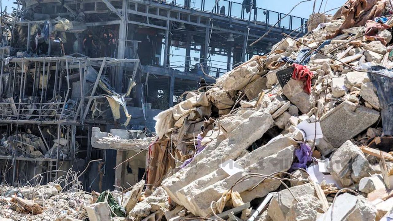 যুদ্ধবিরতির গুঞ্জন উড়িয়ে দিল হিজবুল্লাহ ইসরায়েলকে কড়া হুঁশিয়ারি