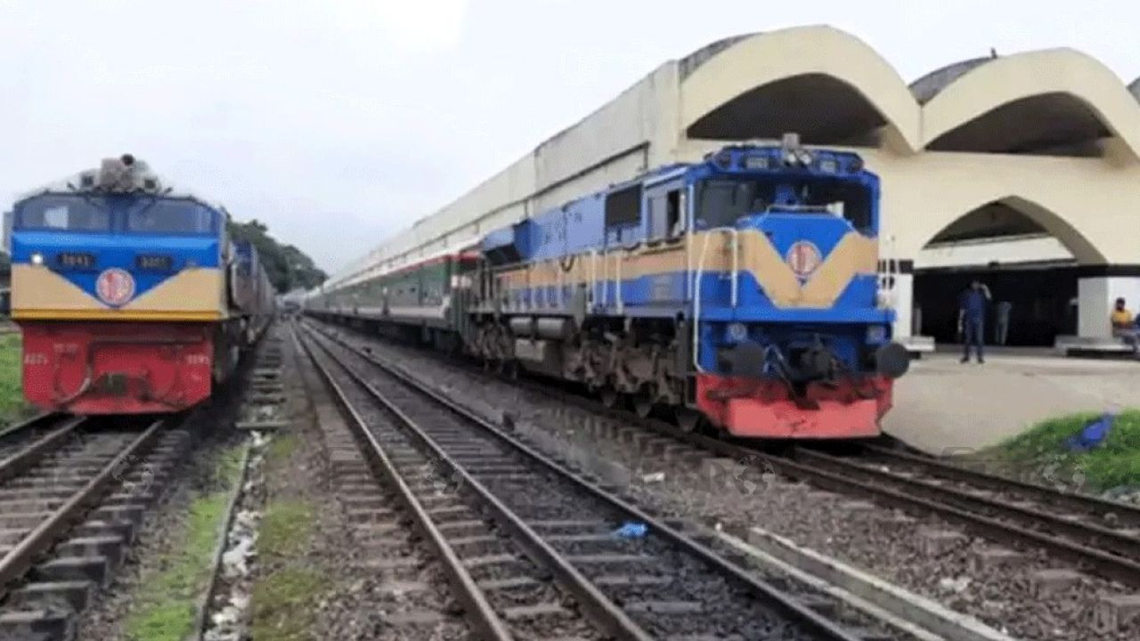 কমলাপুর রেলওয়ে স্টেশনে আহাজারি ট্রেনের নিচে কাটা পড়ে নারীর মৃত্যু