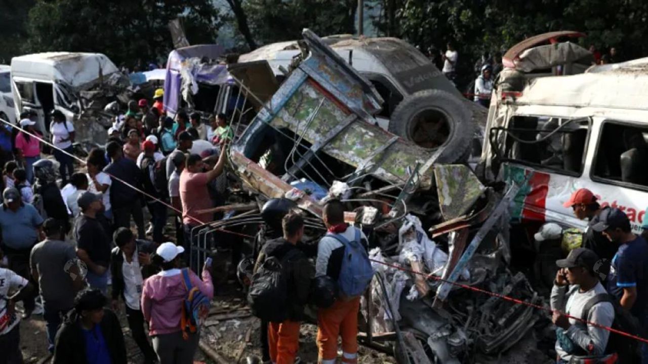 কলম্বিয়ায় যাত্রীবাহী বাসে ভয়াবহ বোমা হামলা, প্রাণ হারালেন অন্তত ১৪