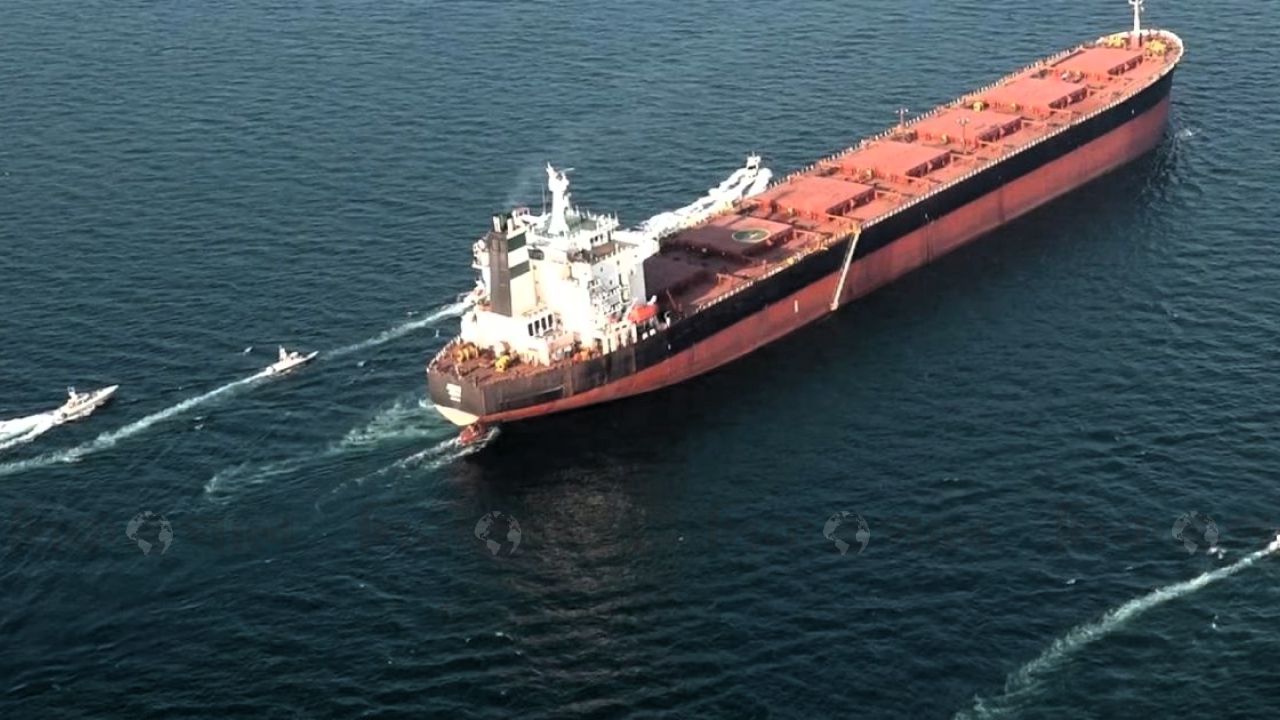 হরমুজ প্রণালিতে আটকা হাজারো নাবিক ফুরিয়ে আসছে খাদ্য ও রসদ