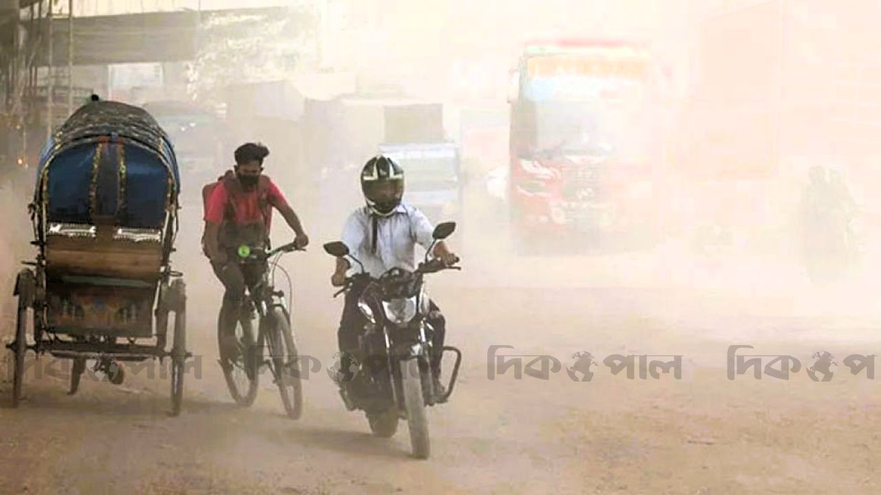বৃষ্টির মাঝেও শ্বাস নেওয়া দায়! ঢাকার বায়ুমান আজও ‘অস্বাস্থ্যকর’ ক্যাটাগরিতে