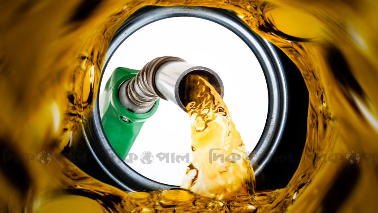 আকাশচুম্বী তেলের দাম: বিশ্ববাজারে টানা ৮ দিনের রেকর্ড বৃদ্ধিতে দিশেহারা আমদানিকারক দেশগুলো