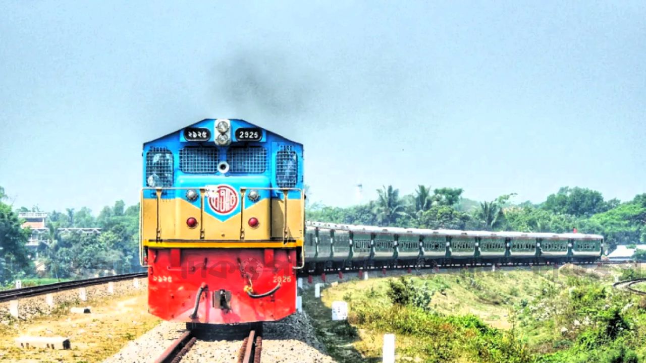 ঈদে ঘরমুখো মানুষের জন্য ১০ জোড়া বিশেষ ট্রেন, জেনে নিন সময়সূচী