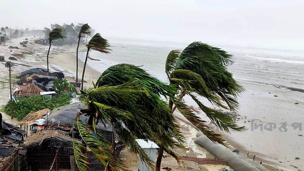 আকস্মিক বজ্রবৃষ্টির শঙ্কা; ৬০ কিমি বেগে ঝড়ের আভাসে ১ নম্বর সংকেত