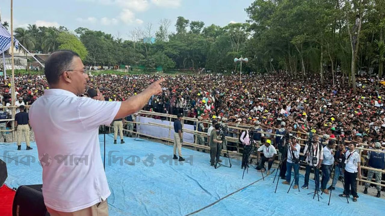 চাঁদপুরে কৃষকের পাশে প্রধানমন্ত্রী, দেশ পুনর্গঠনের নতুন প্রতিজ্ঞা